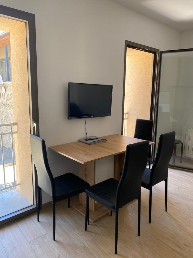 Appartements Neufs Avec Garages Dans Maison De Village Andance Exterior photo